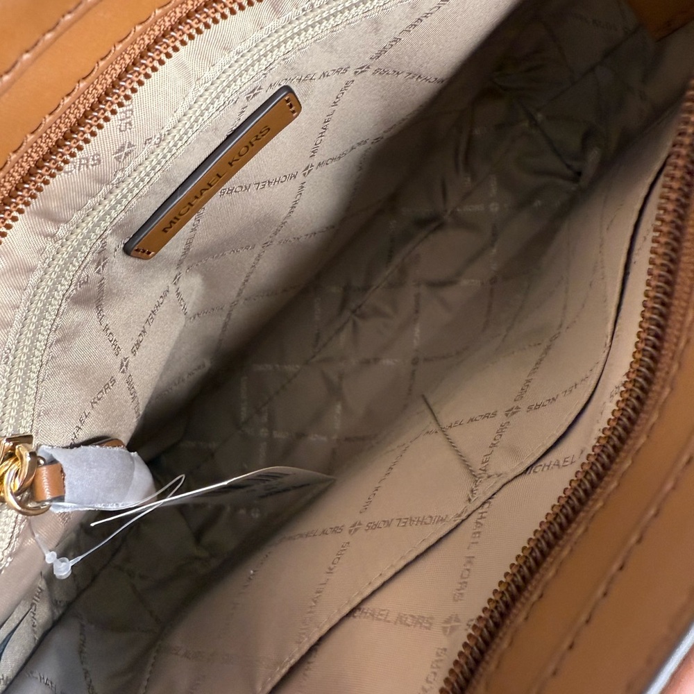 MICHAEL KORS Jet Set Travel Crossbody Bag in Luggage NWT - Picture 6 of 9